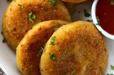 Cheesy Bliss: Perfectly Crispy Potato Pancakes