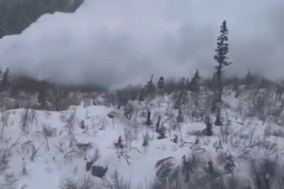 Incredible Dashcam Footage: Utah Motorist's Close Call with a Massive Avalanche!