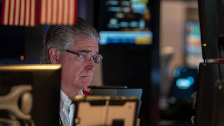 Russell 2000 Dips Amid Economic Uncertainty, Trade Tariffs, and Sector Weakness